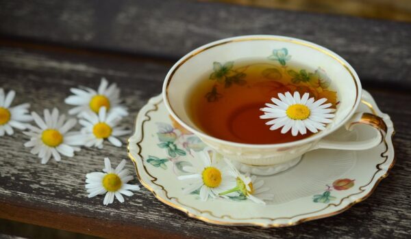 Infusión de manzanilla: beneficios y cómo prepararla